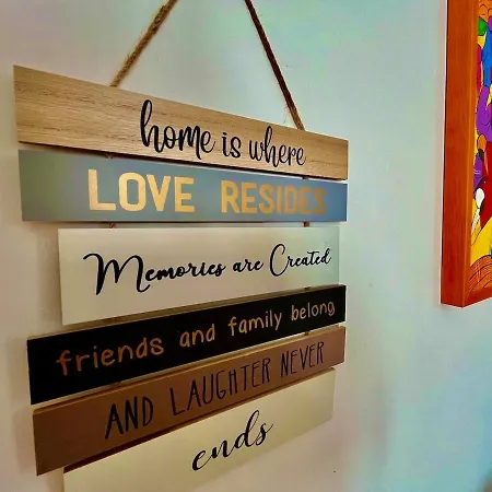 Intero Tranquillo E Immerso Nel Tricesimo