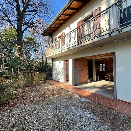 Intero Tranquillo E Immerso Nel Appartement