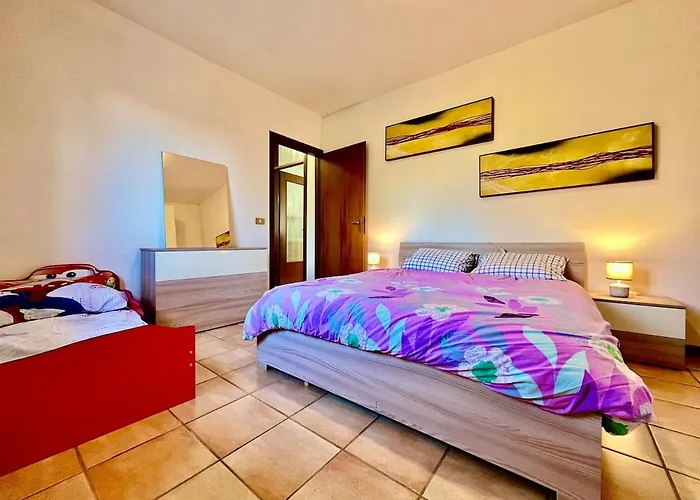 Intero Tranquillo E Immerso Nel *