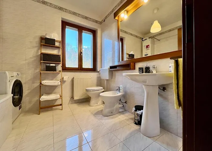 Intero Tranquillo E Immerso Nel Tricesimo