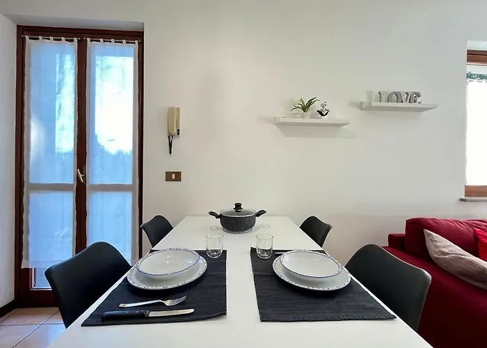 Intero Tranquillo E Immerso Nel * Tricesimo